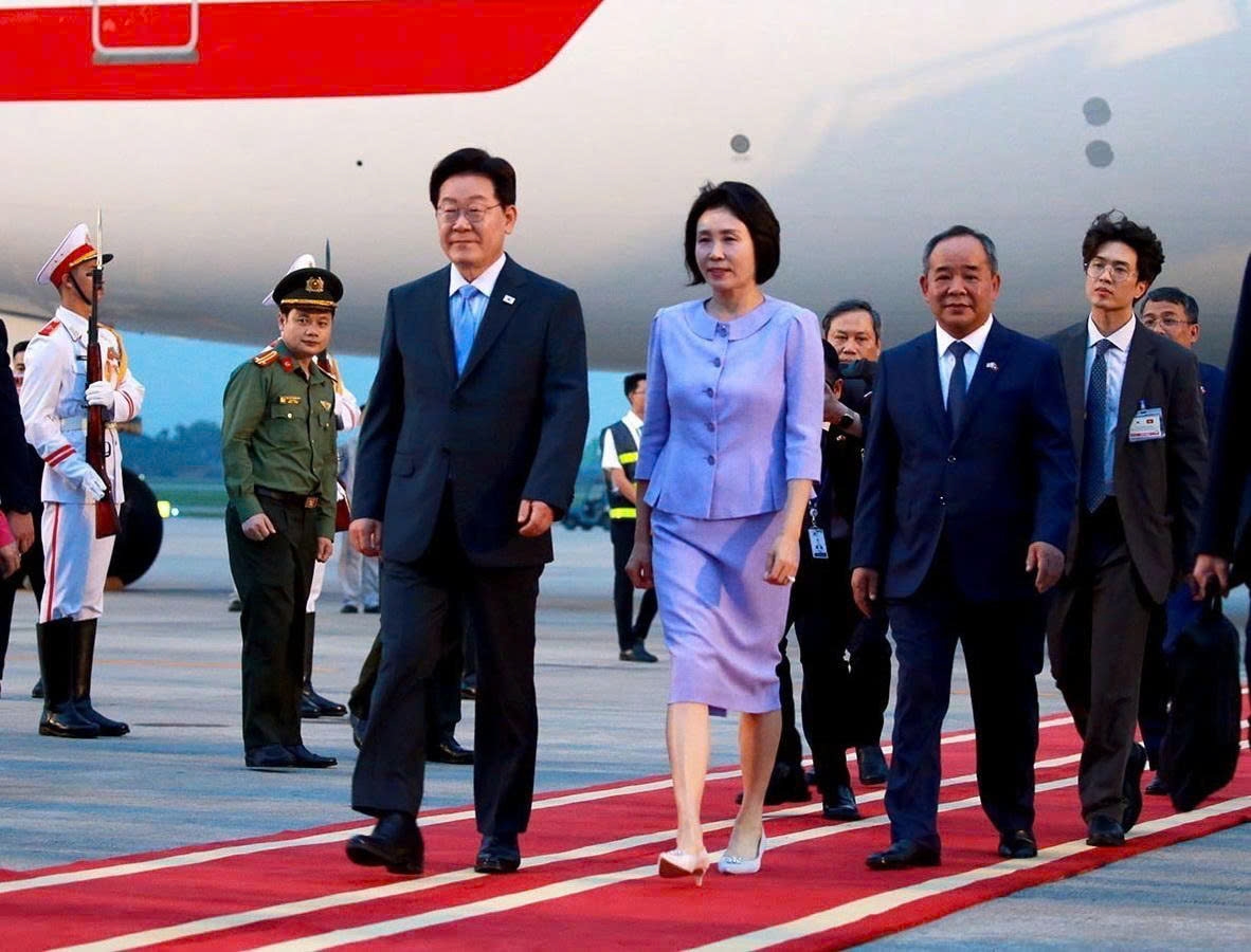 RoK President Lee Jae-myung begins state visit to Vietnam